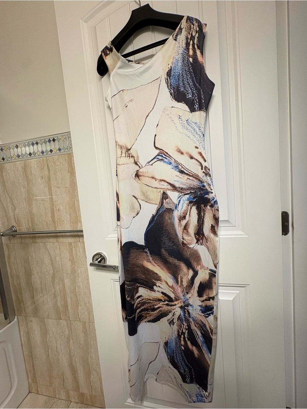 NWT Commense Asymmetrical Printed Off-Shoulder Slim Long Dress- size M - Picture 5 of 6